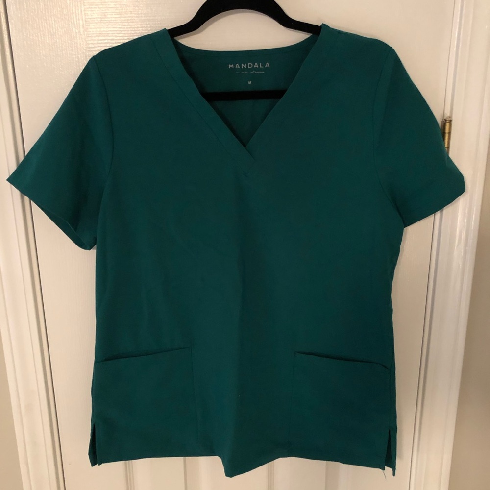 Mandala Scrub Set Hunter Green- not available online